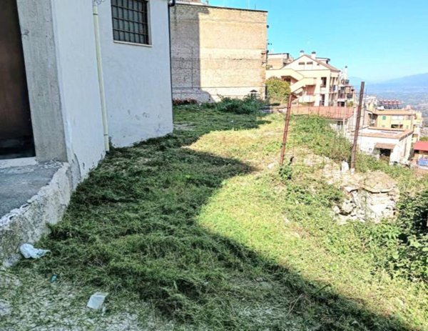 locale di sgombero in vendita a Sant'Angelo Romano