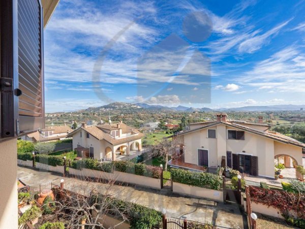 casa indipendente in vendita a Sant'Angelo Romano