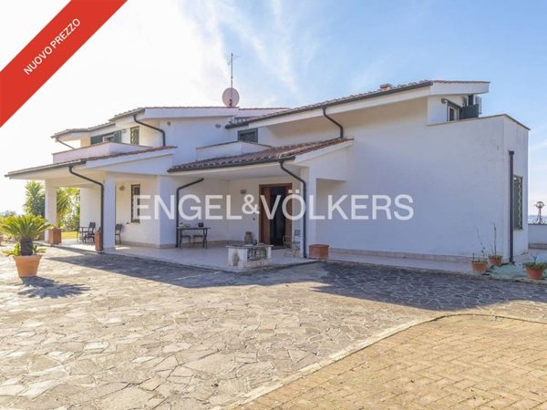 casa indipendente in vendita a Sant'Angelo Romano