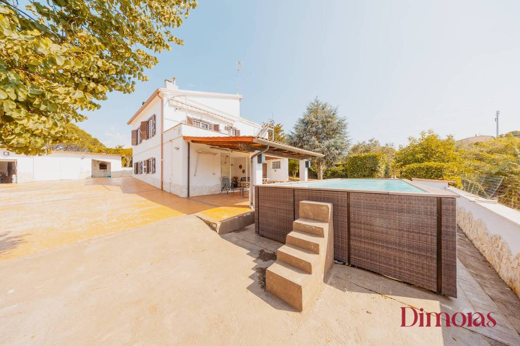 casa indipendente in vendita a Sant'Angelo Romano