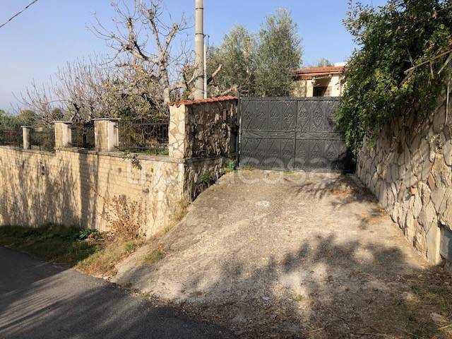 casa indipendente in vendita a Sant'Angelo Romano