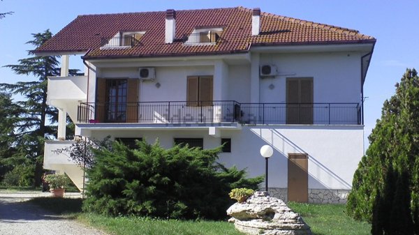 casa indipendente in vendita a Sant'Angelo Romano