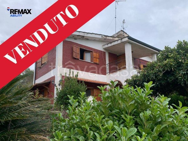casa indipendente in vendita a Sant'Angelo Romano