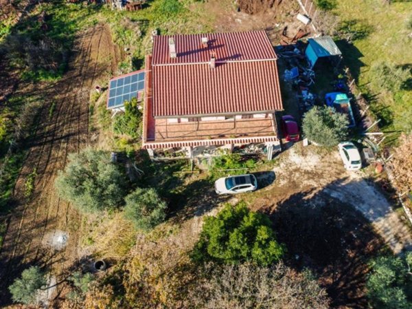 casa indipendente in vendita a Sant'Angelo Romano