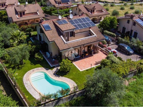 casa indipendente in vendita a Sant'Angelo Romano