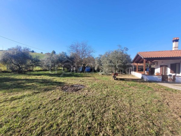 casa indipendente in vendita a Sant'Angelo Romano