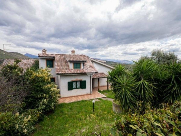 casa indipendente in vendita a Sant'Angelo Romano