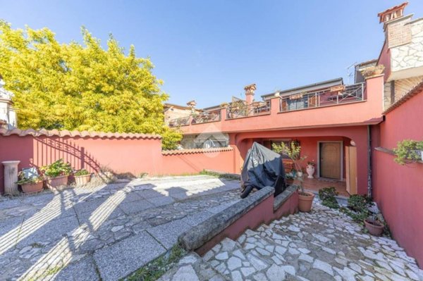 casa indipendente in vendita a Sant'Angelo Romano