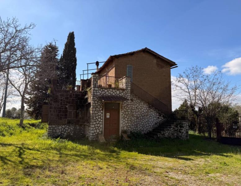casa indipendente in vendita a Sant'Angelo Romano