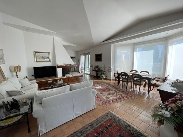 casa indipendente in vendita a Sant'Angelo Romano