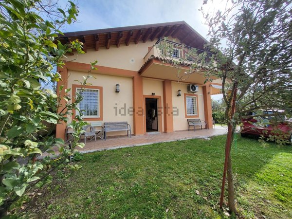 casa indipendente in vendita a Sant'Angelo Romano