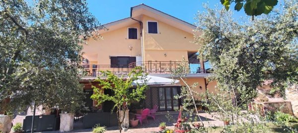 casa indipendente in vendita a Sant'Angelo Romano