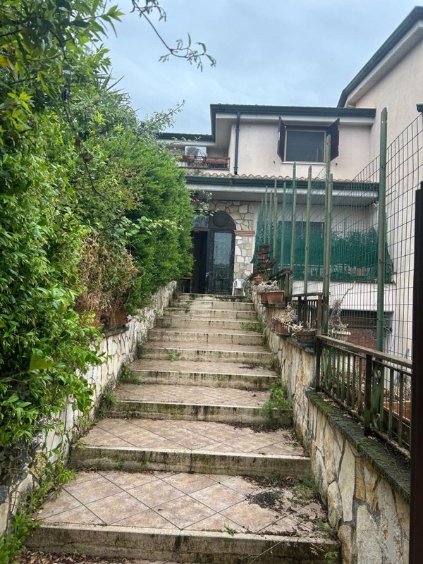 casa indipendente in vendita a Sant'Angelo Romano