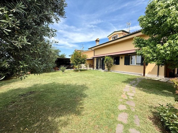 casa indipendente in vendita a Sant'Angelo Romano
