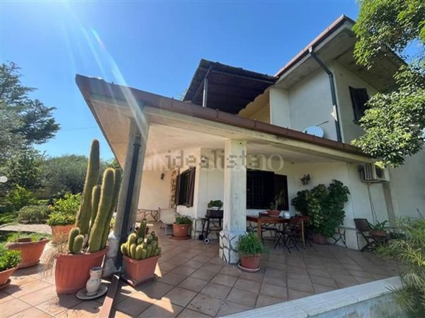 casa indipendente in vendita a Sant'Angelo Romano