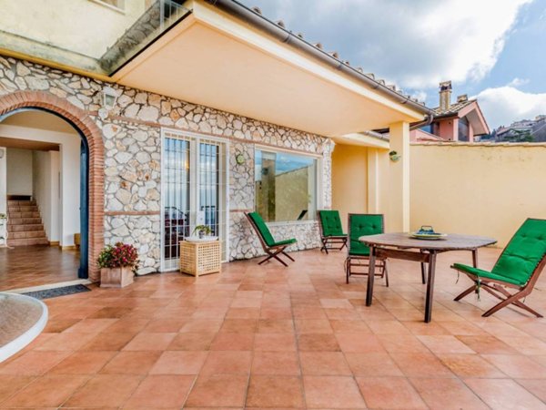 casa indipendente in vendita a Sant'Angelo Romano in zona Montardone