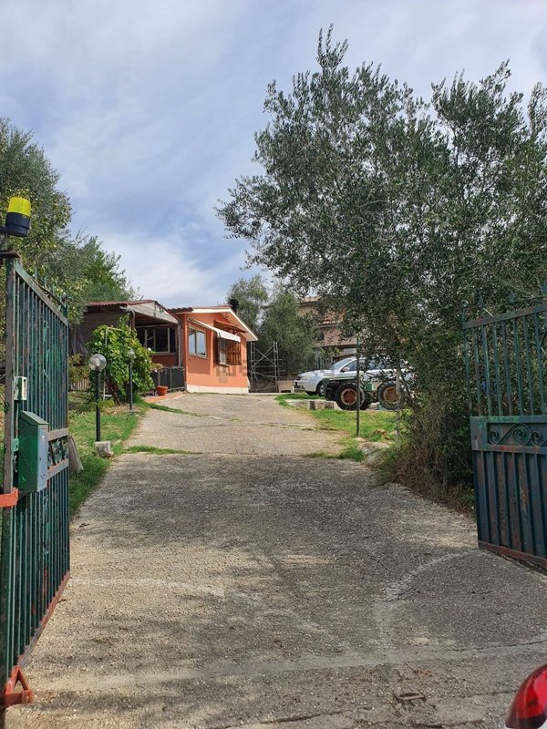 casa indipendente in vendita a Sant'Angelo Romano in zona Montardone