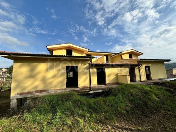 casa indipendente in vendita a Sant'Oreste