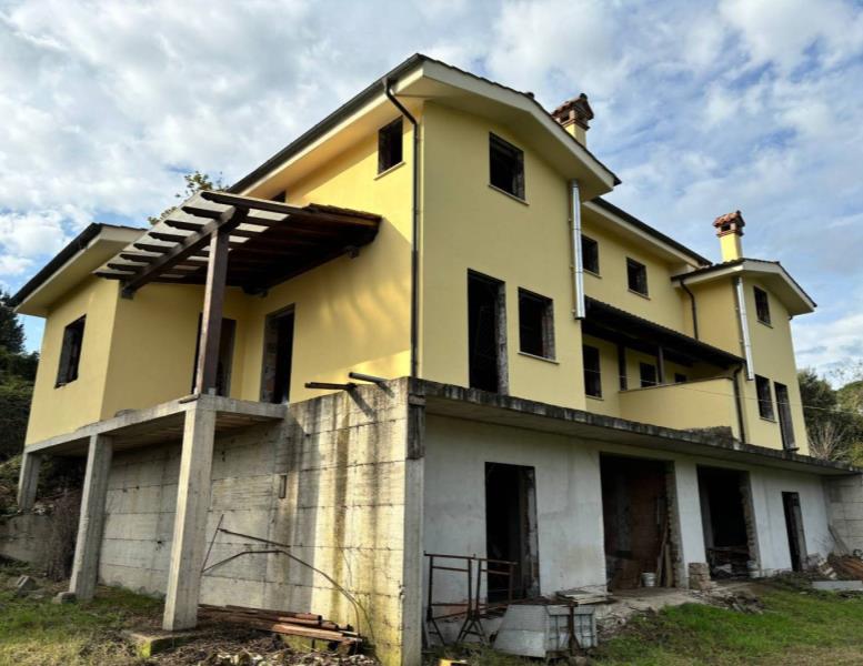 casa indipendente in vendita a Sant'Oreste