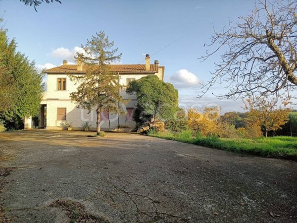 casa indipendente in vendita a Sant'Oreste