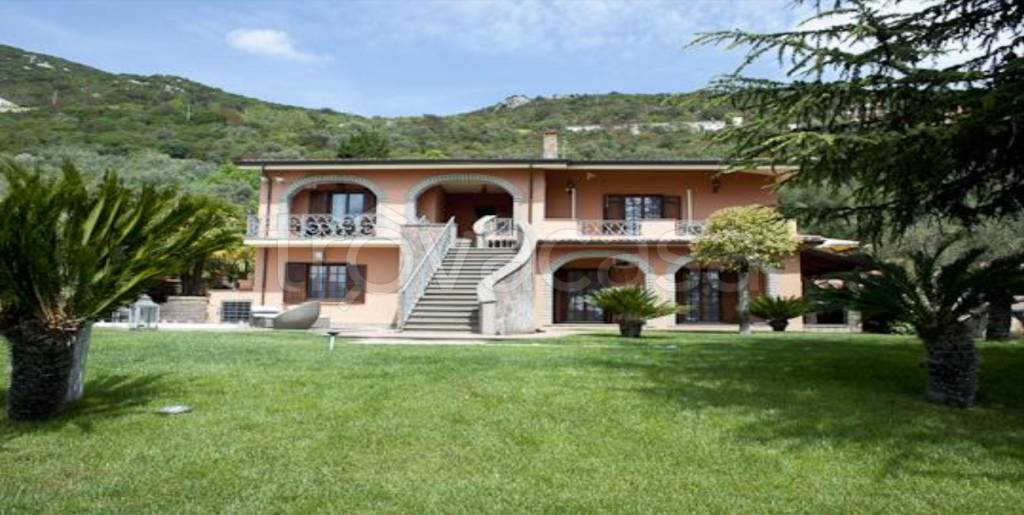 casa indipendente in vendita a Sant'Oreste