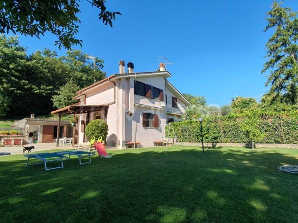 casa indipendente in vendita a Sant'Oreste