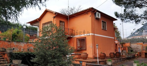 casa indipendente in vendita a Sant'Oreste