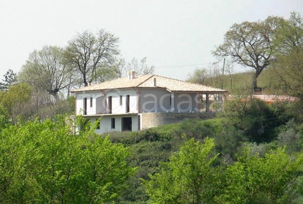casa indipendente in vendita a Sant'Oreste