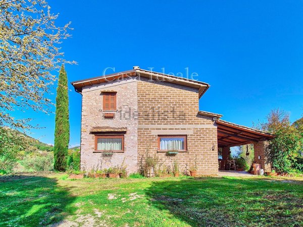 casa indipendente in vendita a Sant'Oreste