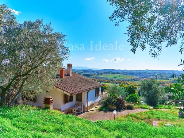 casa indipendente in vendita a Sant'Oreste
