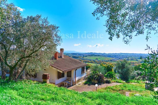 casa indipendente in vendita a Sant'Oreste
