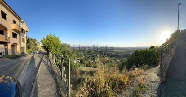 casa indipendente in vendita a Sant'Oreste