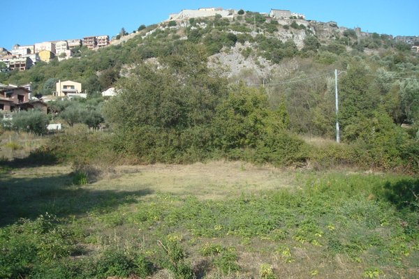 terreno edificabile in vendita a Sant'Oreste