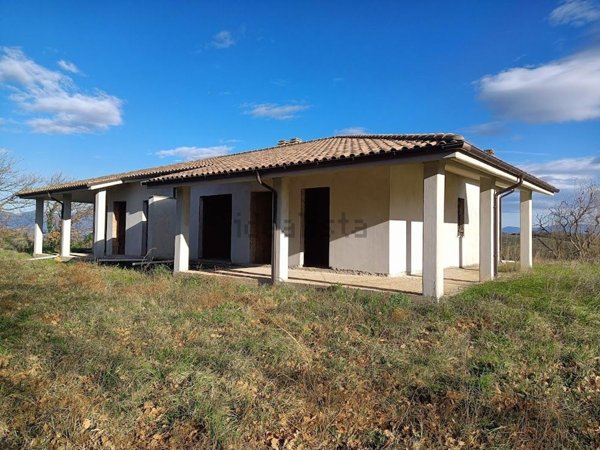 casa indipendente in vendita a Sant'Oreste