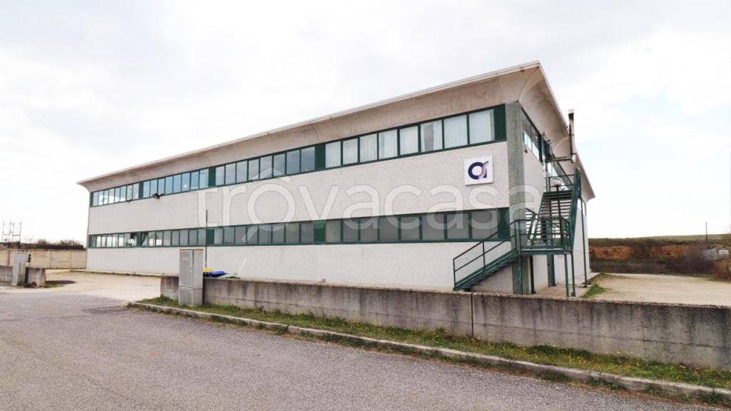 locale commerciale in vendita a Sant'Oreste