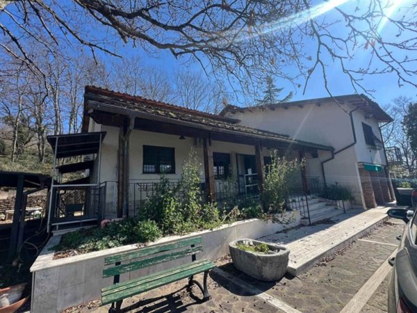 casa indipendente in vendita a Sant'Oreste