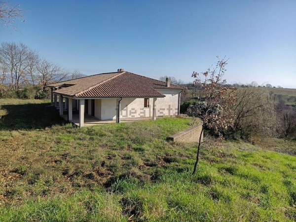 casa indipendente in vendita a Sant'Oreste