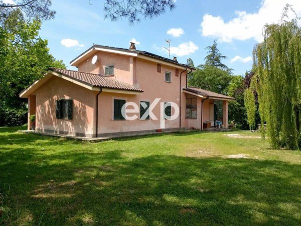 casa indipendente in vendita a Sant'Oreste