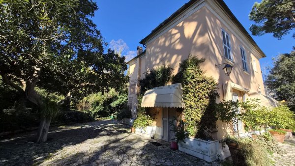 casa indipendente in vendita a Sant'Oreste