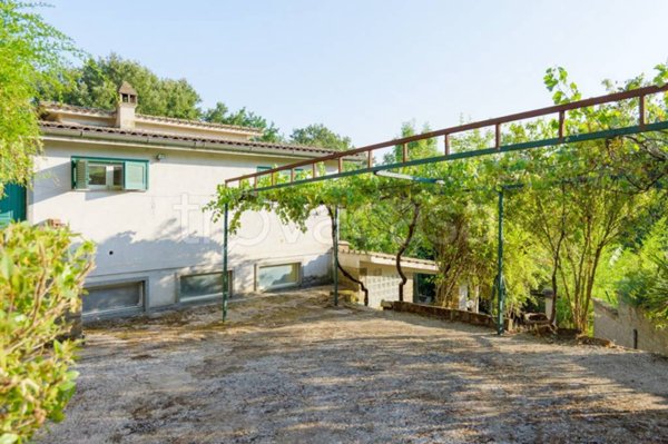 casa indipendente in vendita a Sant'Oreste
