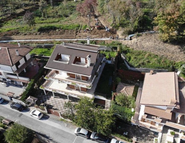 casa indipendente in vendita a San Vito Romano