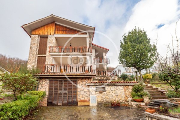 casa indipendente in vendita a San Vito Romano