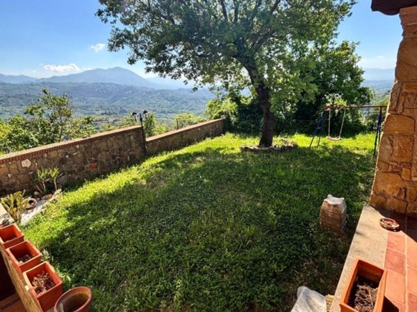 casa indipendente in vendita a San Vito Romano