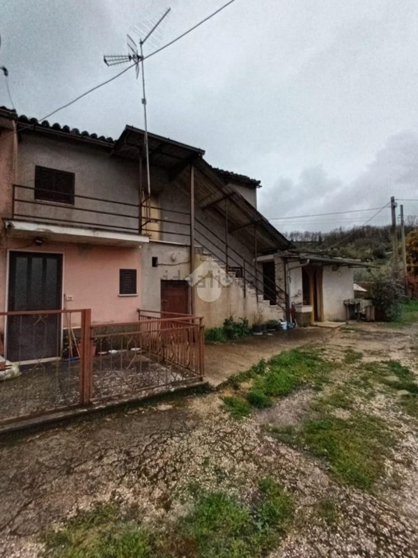 casa indipendente in vendita a San Vito Romano
