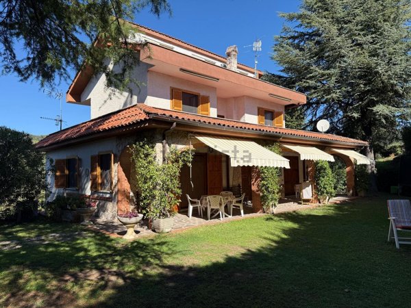 casa indipendente in vendita a San Vito Romano