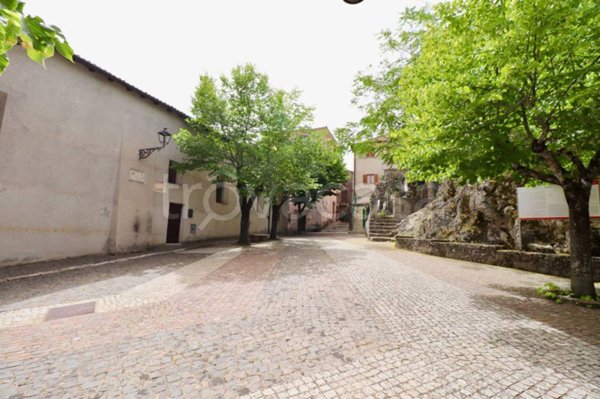 appartamento in vendita a Saracinesco