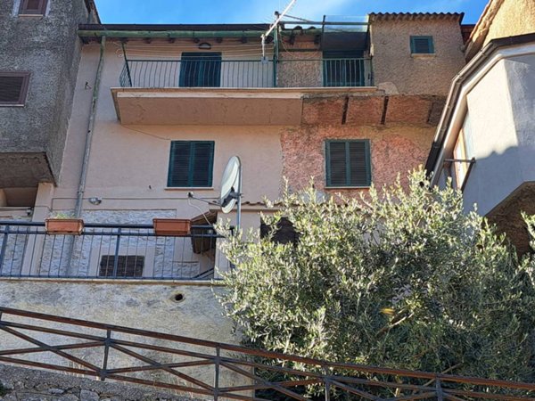 appartamento in vendita a Saracinesco