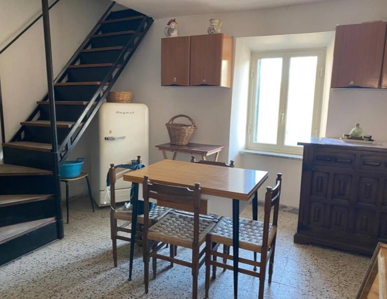 appartamento in vendita a Saracinesco