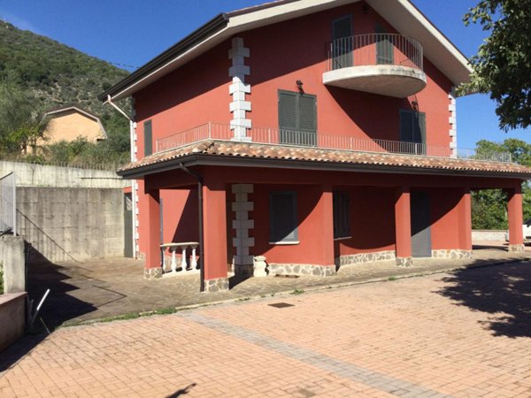 casa indipendente in vendita a Segni