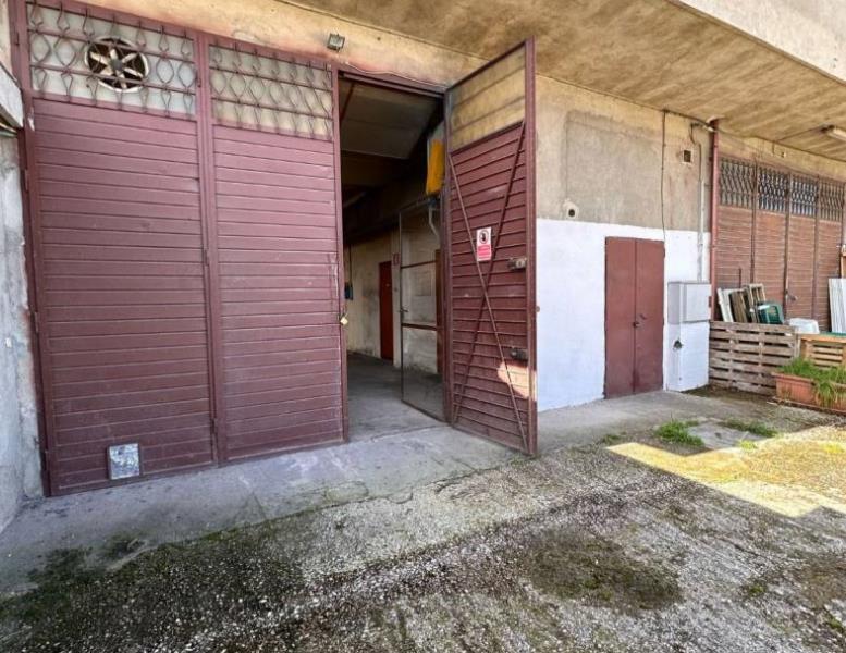 locale commerciale in vendita a Segni